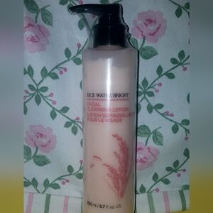 Facial Cleansing Lotion - Pink